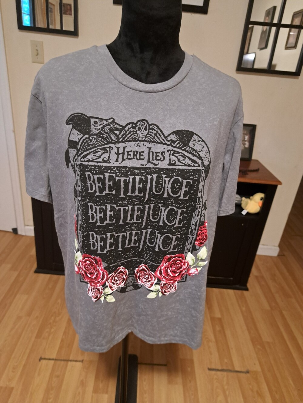 Large Beetlejuice Short Sleeve Crew Neck Pullover Tee Tshirt Shirt Top Grey